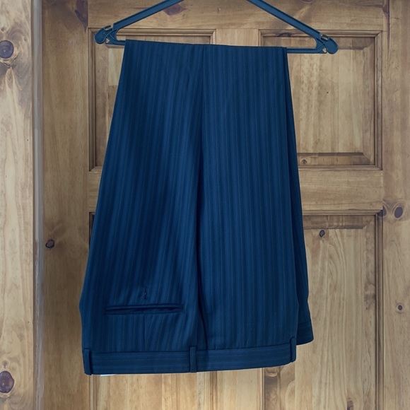 Jack Victor stripped dark blue suit, size M/L - Picture 9 of 13